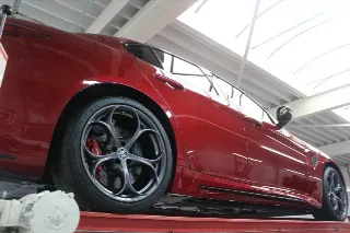 Foto 96 di 103: Alfa Romeo Giulia 2.9 V6 Quadrifoglio Performance Edition “Manual and Carbon Seats by Sparco”