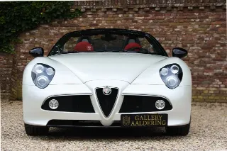 Foto 102 di 121: Alfa Romeo 8C Spider “Less than 9.800 kilometers”