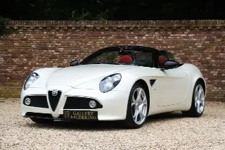 Foto 111 di 121: Alfa Romeo 8C Spider “Less than 9.800 kilometers”