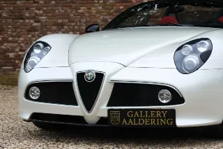 Foto 17 di 121: Alfa Romeo 8C Spider “Less than 9.800 kilometers”