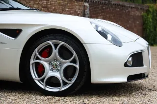 Foto 19 di 121: Alfa Romeo 8C Spider “Less than 9.800 kilometers”