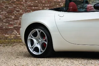 Foto 20 di 121: Alfa Romeo 8C Spider “Less than 9.800 kilometers”