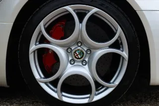 Foto 21 di 121: Alfa Romeo 8C Spider “Less than 9.800 kilometers”