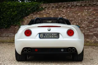 Foto 34 di 121: Alfa Romeo 8C Spider “Less than 9.800 kilometers”