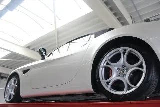 Foto 38 di 121: Alfa Romeo 8C Spider “Less than 9.800 kilometers”