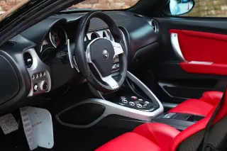 Foto 3 di 121: Alfa Romeo 8C Spider “Less than 9.800 kilometers”