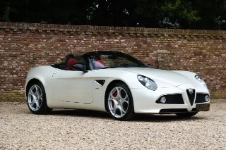 Foto 50 di 121: Alfa Romeo 8C Spider “Less than 9.800 kilometers”