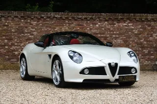 Foto 52 di 121: Alfa Romeo 8C Spider “Less than 9.800 kilometers”