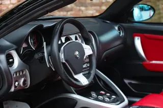 Foto 57 di 121: Alfa Romeo 8C Spider “Less than 9.800 kilometers”