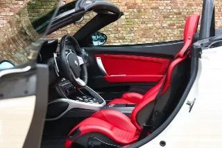 Foto 59 di 121: Alfa Romeo 8C Spider “Less than 9.800 kilometers”