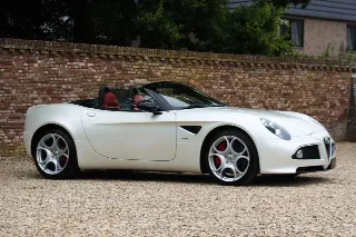 Foto 62 di 121: Alfa Romeo 8C Spider “Less than 9.800 kilometers”