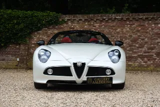 Foto 66 di 121: Alfa Romeo 8C Spider “Less than 9.800 kilometers”