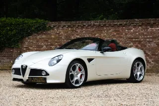 Foto 70 di 121: Alfa Romeo 8C Spider “Less than 9.800 kilometers”