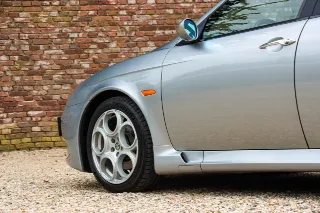 Foto 31 di 111: Alfa Romeo 156 3.2 GTA Berlina “in Grigio Sterling”