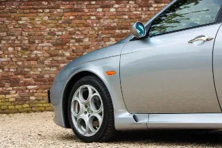 Foto 33 di 111: Alfa Romeo 156 3.2 GTA Berlina “in Grigio Sterling”