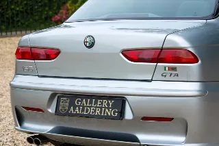 Foto 36 di 111: Alfa Romeo 156 3.2 GTA Berlina “in Grigio Sterling”