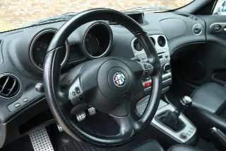 Foto 40 di 111: Alfa Romeo 156 3.2 GTA Berlina “in Grigio Sterling”