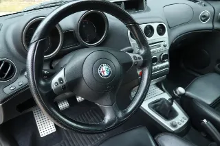 Foto 44 di 111: Alfa Romeo 156 3.2 GTA Berlina “in Grigio Sterling”