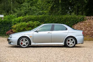 Foto 76 di 111: Alfa Romeo 156 3.2 GTA Berlina “in Grigio Sterling”