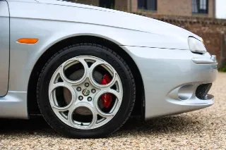 Foto 82 di 111: Alfa Romeo 156 3.2 GTA Berlina “in Grigio Sterling”