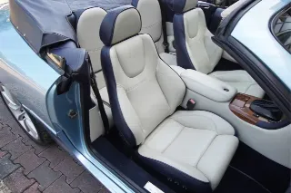 Foto 113 di 134: Aston Martin DB7 Vantage Volante “The gift from Coca-Cola”