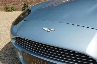 Foto 126 di 134: Aston Martin DB7 Vantage Volante “The gift from Coca-Cola”