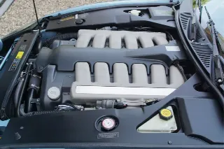 Foto 5 di 134: Aston Martin DB7 Vantage Volante “The gift from Coca-Cola”