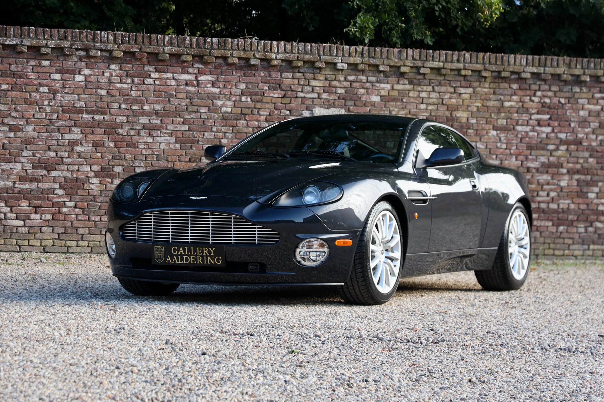 Aston Martin Vanquish 5.9 V12 “11.800 Miles”