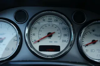 Foto 43 di 91: Aston Martin Vanquish 5.9 V12 “11.800 Miles”