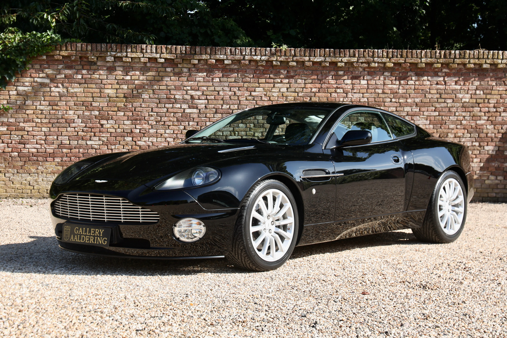 Aston Martin V12 Vanquish “Low mileage”