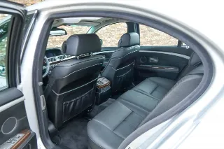Foto 104 di 125: BMW 750i Luxurious and stylish “70.745 kms history”