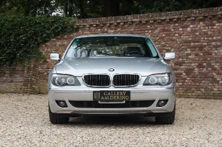 Foto 106 di 125: BMW 750i Luxurious and stylish “70.745 kms history”