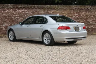 Foto 108 di 125: BMW 750i Luxurious and stylish “70.745 kms history”