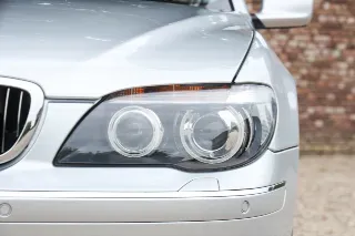Foto 10 di 125: BMW 750i Luxurious and stylish “70.745 kms history”