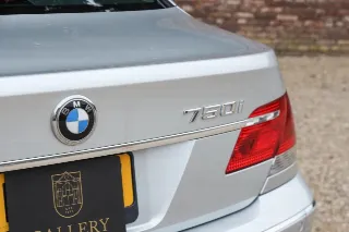 Foto 118 di 125: BMW 750i Luxurious and stylish “70.745 kms history”