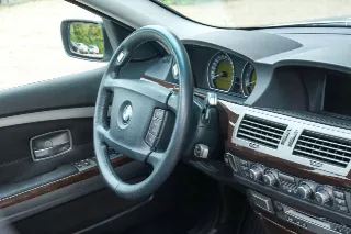 Foto 121 di 125: BMW 750i Luxurious and stylish “70.745 kms history”