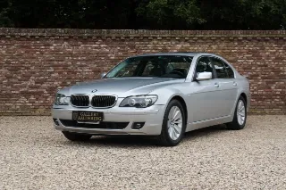 Foto 12 di 125: BMW 750i Luxurious and stylish “70.745 kms history”