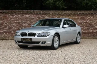 Foto 13 di 125: BMW 750i Luxurious and stylish “70.745 kms history”