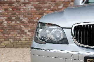 Foto 14 di 125: BMW 750i Luxurious and stylish “70.745 kms history”