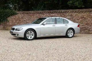 Foto 18 di 125: BMW 750i Luxurious and stylish “70.745 kms history”