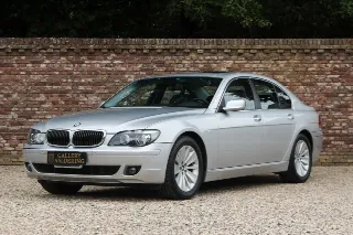 Foto 1 di 125: BMW 750i Luxurious and stylish “70.745 kms history”
