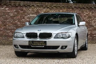 Foto 22 di 125: BMW 750i Luxurious and stylish “70.745 kms history”