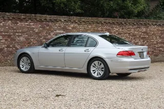 Foto 2 di 125: BMW 750i Luxurious and stylish “70.745 kms history”