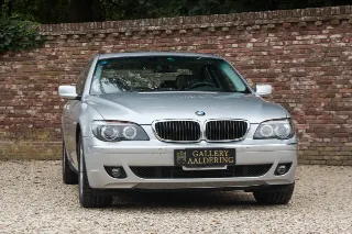 Foto 36 di 125: BMW 750i Luxurious and stylish “70.745 kms history”