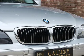 Foto 39 di 125: BMW 750i Luxurious and stylish “70.745 kms history”