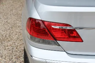 Foto 43 di 125: BMW 750i Luxurious and stylish “70.745 kms history”