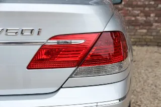 Foto 47 di 125: BMW 750i Luxurious and stylish “70.745 kms history”