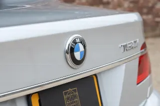 Foto 49 di 125: BMW 750i Luxurious and stylish “70.745 kms history”
