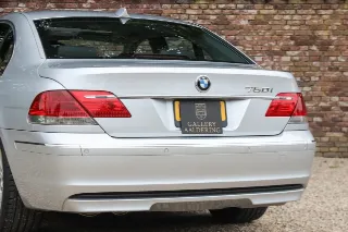 Foto 51 di 125: BMW 750i Luxurious and stylish “70.745 kms history”