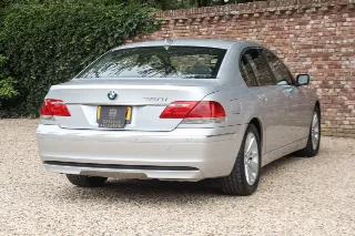Foto 52 di 125: BMW 750i Luxurious and stylish “70.745 kms history”